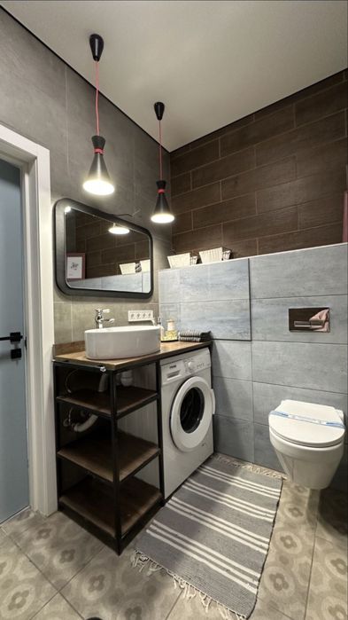 Реальна двокімнатна з ремонтом в центрі міста! Держ.програми!