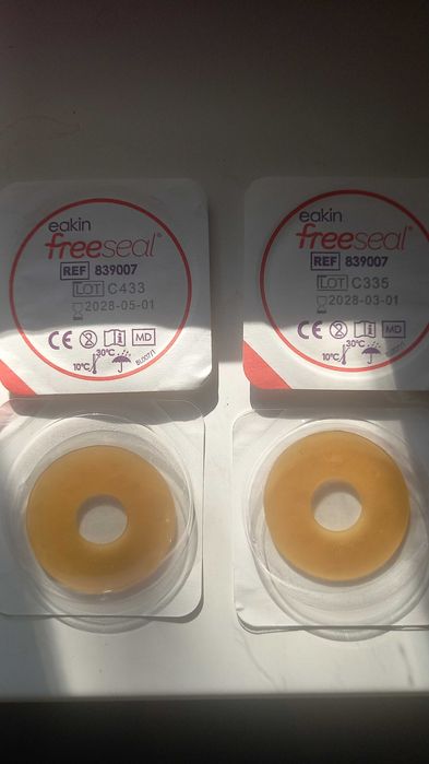 Пластини , мішки до двокомпонентних  калоприймачів