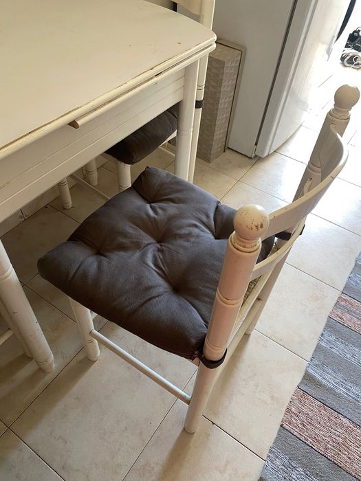 Mesa de janta e cadeiras