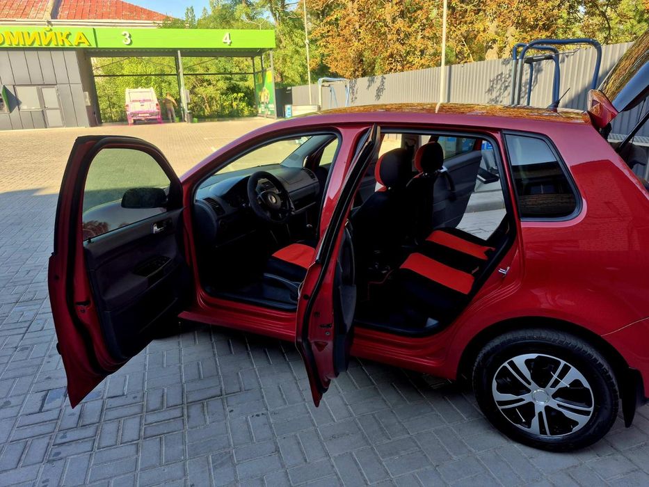 Продам VOLKSWAGEN POLO 2003 г .в.