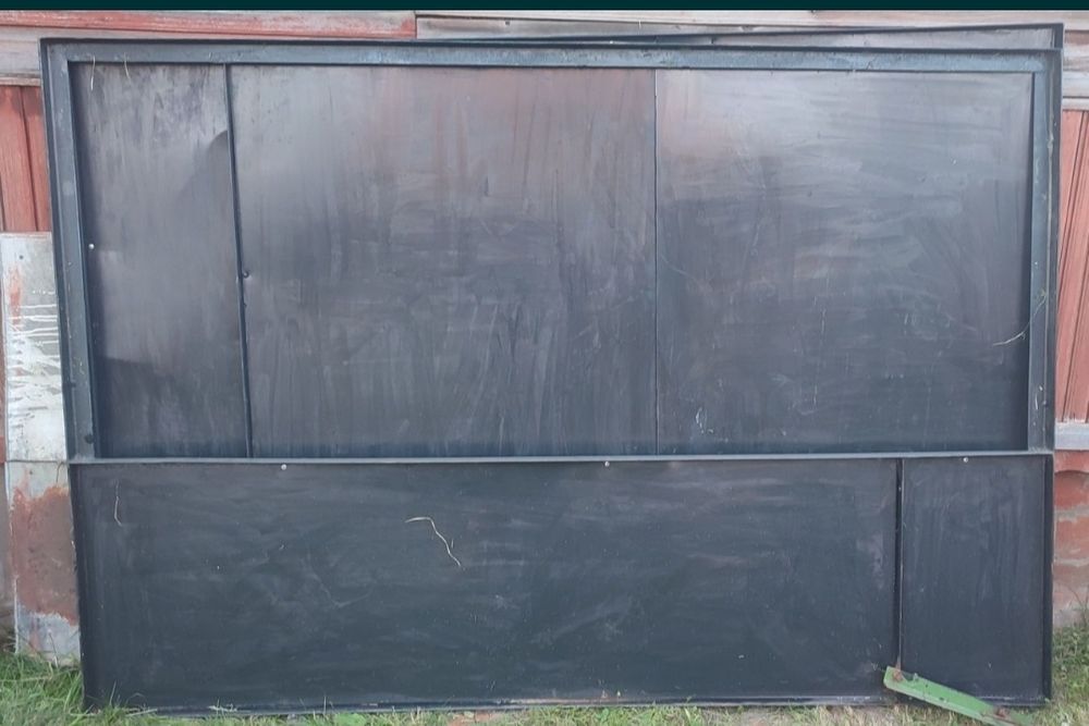 Ворота металеві, ушули, можна зробити хвіртку