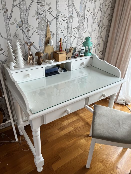 Sekretarzyk drewniany biały