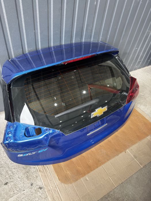 Кришка багажника Шевроле болт 2019 Ev дорест