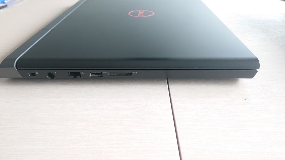 Ігровий ноутбук Dell Inspirion 7577 (i7 7700, gtx 1050ti, ОЗУ 20 GB)