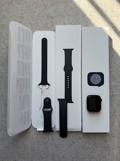 Apple Watch 8 45mm midnight aluminium