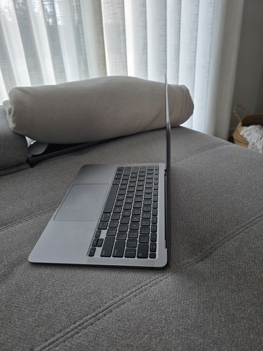 MacBook Air M1 512GB c/NOVO. 2 ciclos bateria. Fatura e garantia. Troca/retoma.