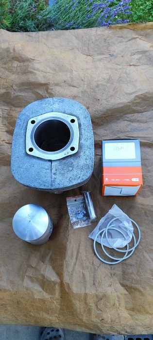 Cylinder MZ ES 250 Jaskółka po szlifie DDR ES250/1 tłok ALMOT AK 20