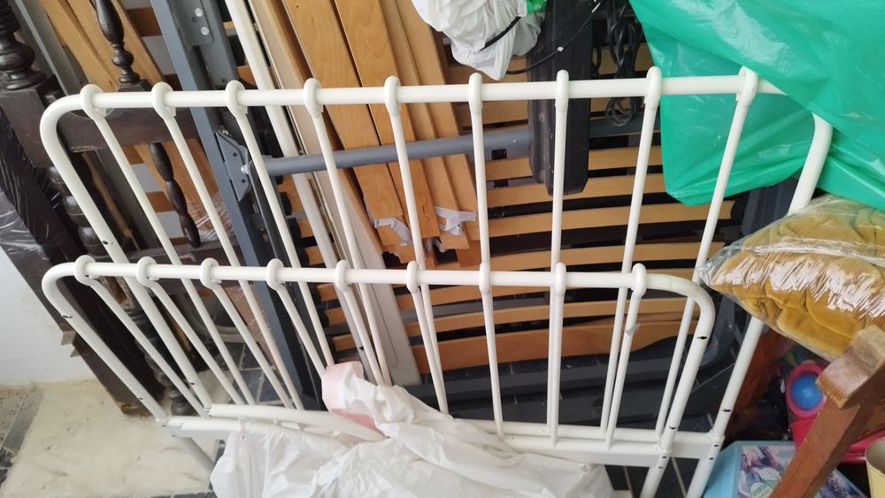 Cama ikeia em ferro evolutiva