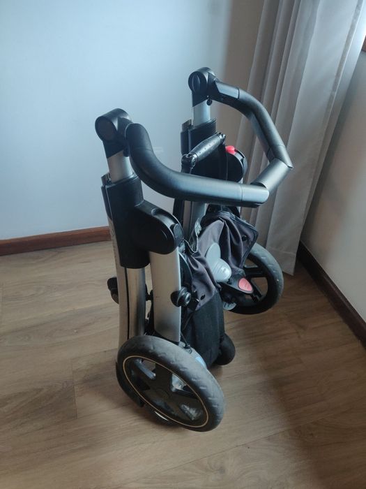 Trio baby bebe confort + isofix em bom estado