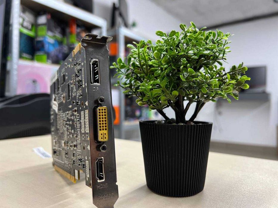 Відеокарта Zotac PCI-Ex GeForce GTS 450 ECO Edition 2048MB GDDR3 Б/в