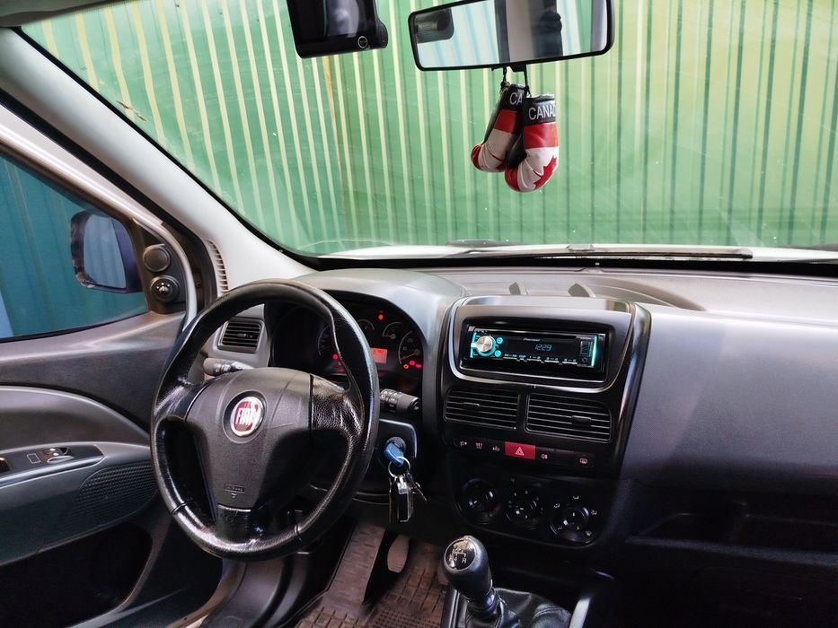 Продаж автомобіль Fiat Doblo Panorama