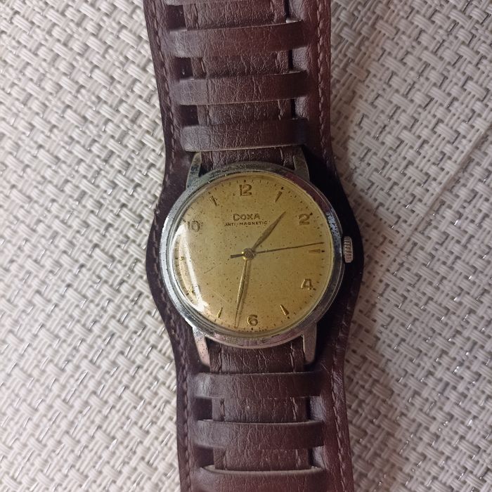 Zegarek DOXA antimagnetic lata 50