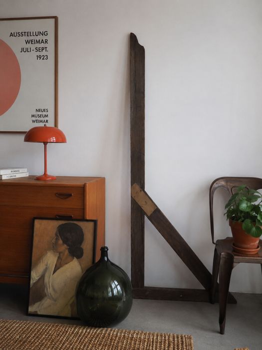 Grande esquadro antigo em madeira