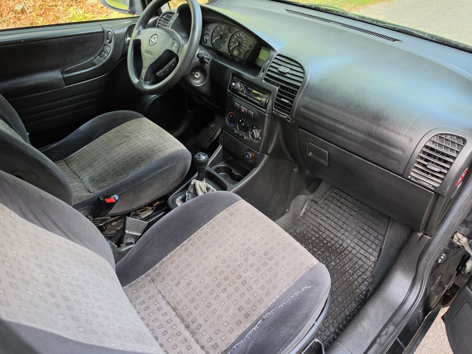 Opel Zafira A 2.0DTI 101KM 2002r. 7 - osobowy.