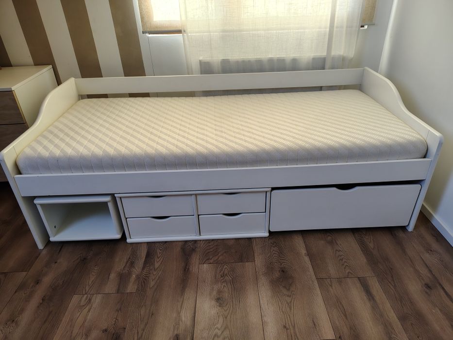 Łóżko dziewczęce z materacem 200x90