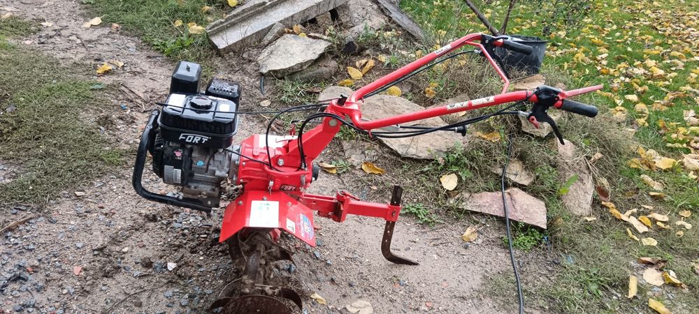 Moto enxada semi nova