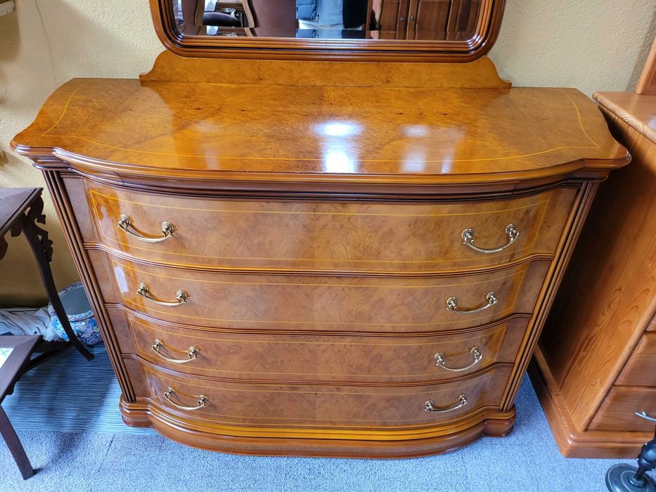 Excelente cómoda com espelho - óptimo estado e qualidade