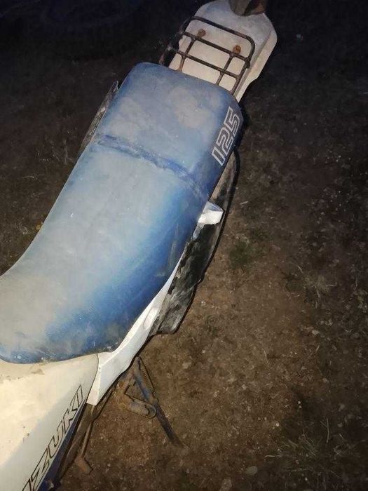 Vendo dr 125 sem docs sem bateria sem cachimbo sem vela ... Última vez parada a andar e de certeza com cachimbo e vela pega 180 euros não negociável