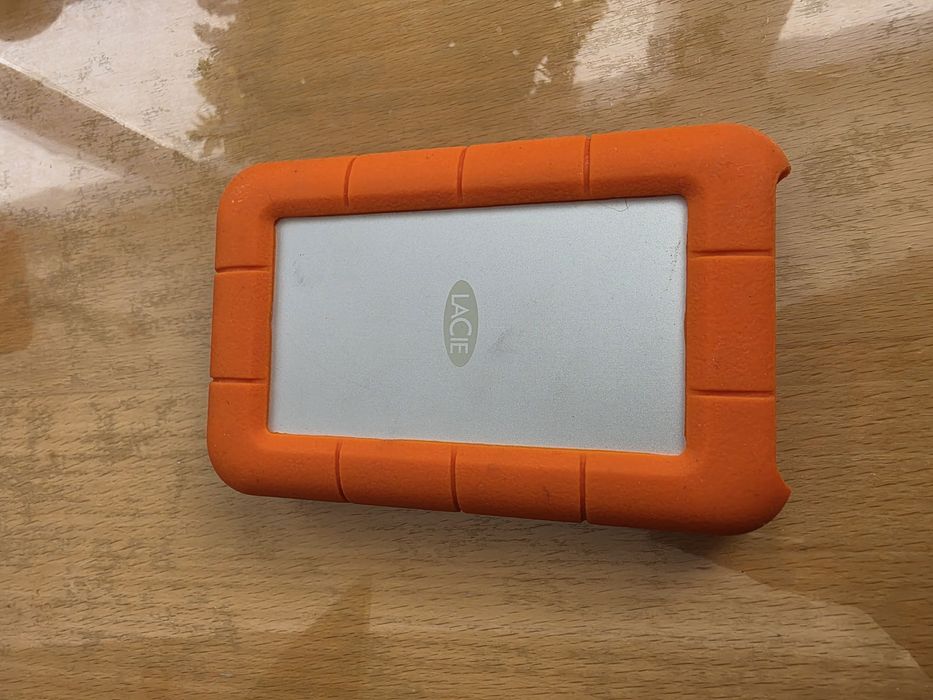 1tb 1000gb  Захищений зовнішній Диск Майже новий Стан гарний Єкількість