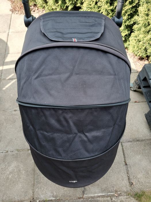 Lekki wózek spacerowy MAST Swiss design M4 Onyx ciemny