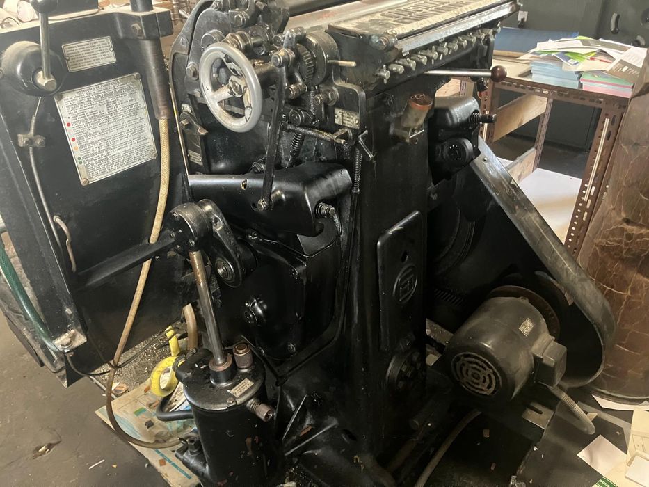 Máquina de impressão tipográfica