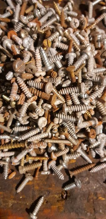 Wkręty różnego rodzaju