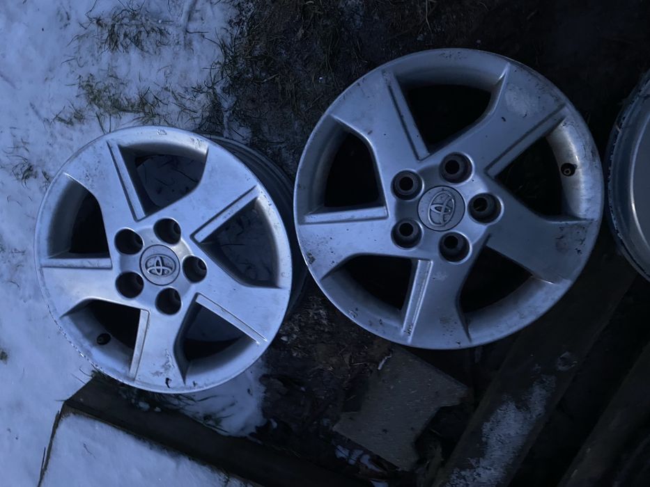 Alufelgi orginał 15 toyota Auris I 3 szt proste ladne
