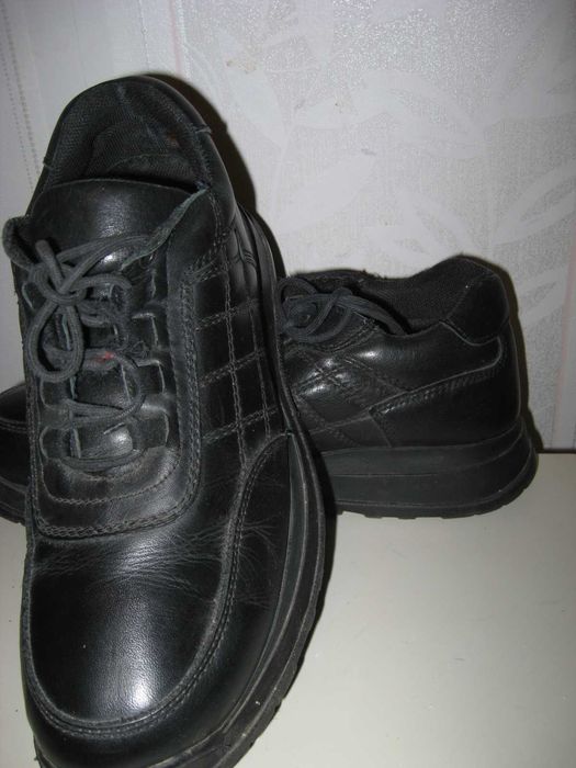 Кроссовки  кожаные теплые потрясающие мощные суперcтильные р44 ст 29см