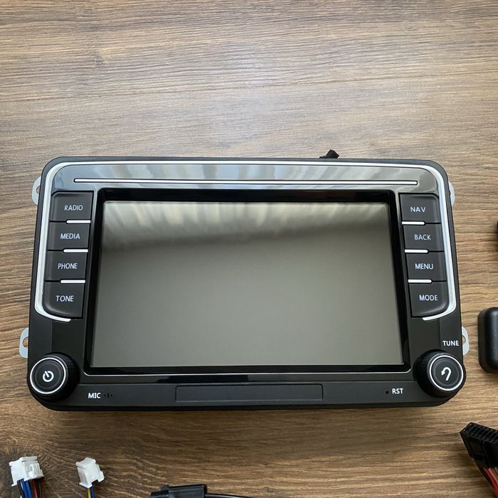 Ліцензійна Магнітола з CarPlay та Android Auto для VW/Skoda/Seat