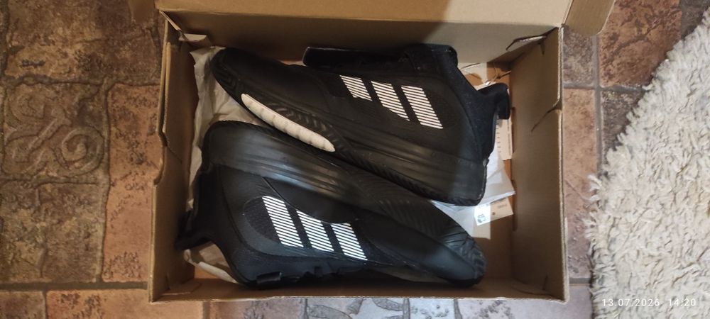 Высокие кроссовки Adidas  25,5 см