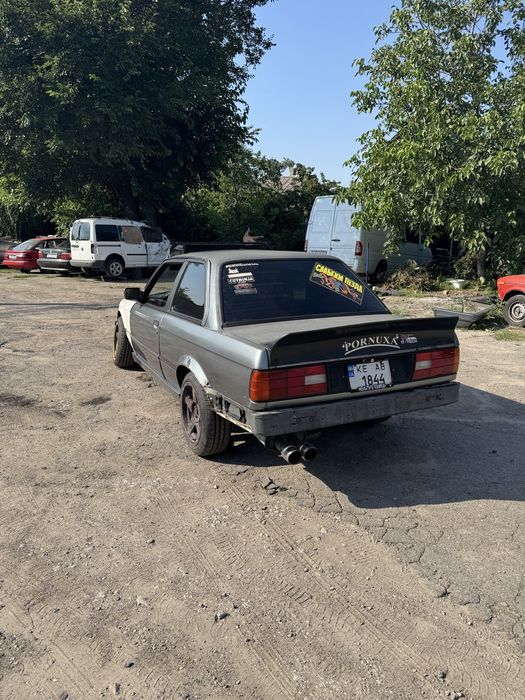 Продам BMW E30 купе