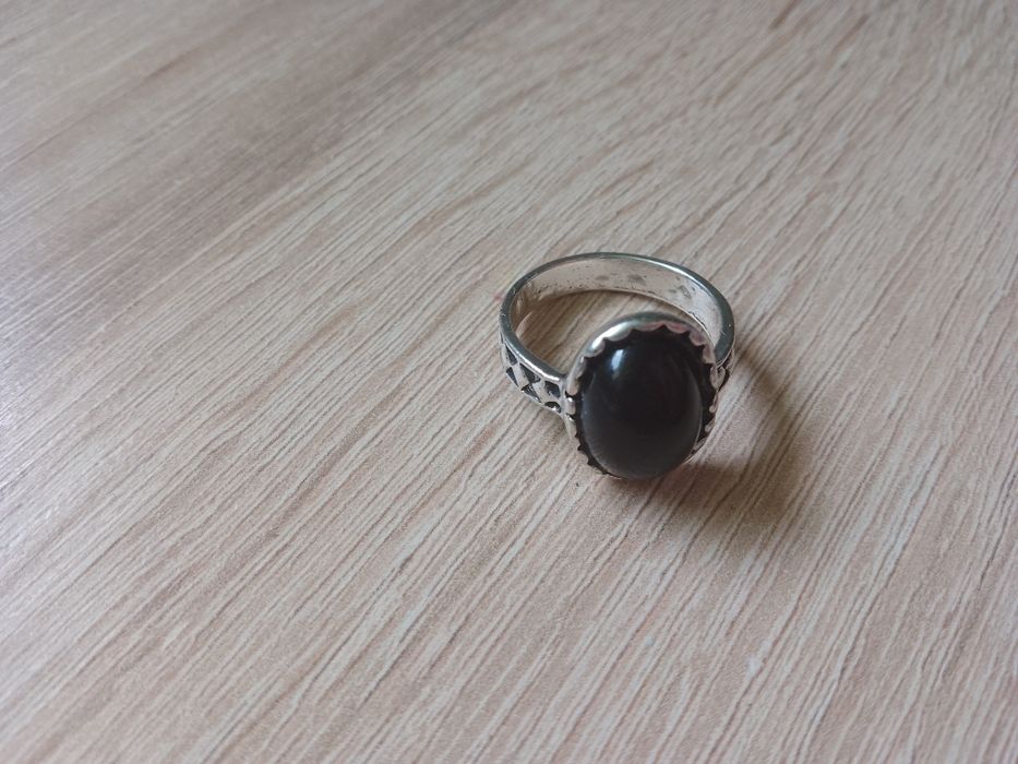 Pierścionek duże oczko czarne