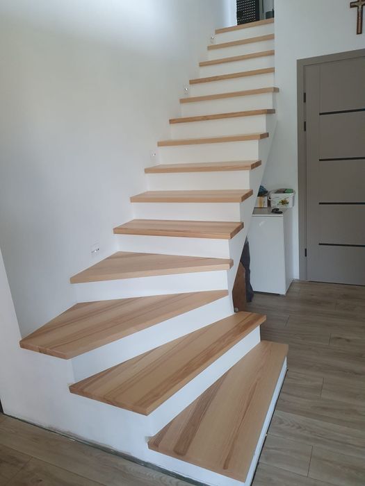 Schody drewniane na beton