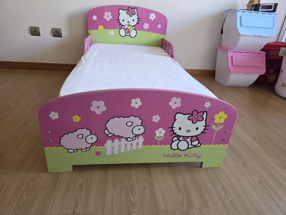Cama Hello Kitty com colchão