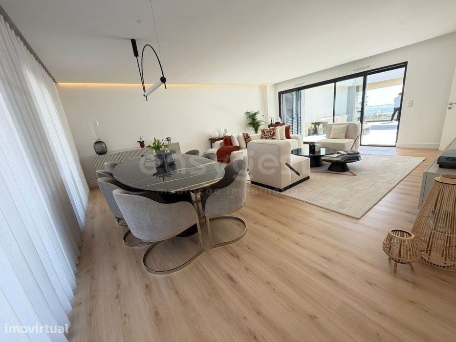 Exclusivo T4 de Luxo no Condomínio Sky City - Terraço de 185m² com ...