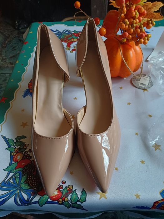 Sprzedam damskie buty  nowe