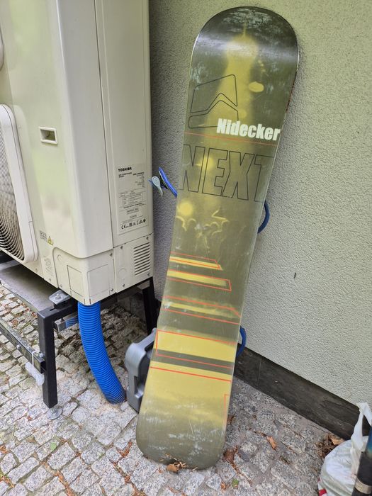 Deska snowboardowa Nidecker Next 145 z wiązaniami