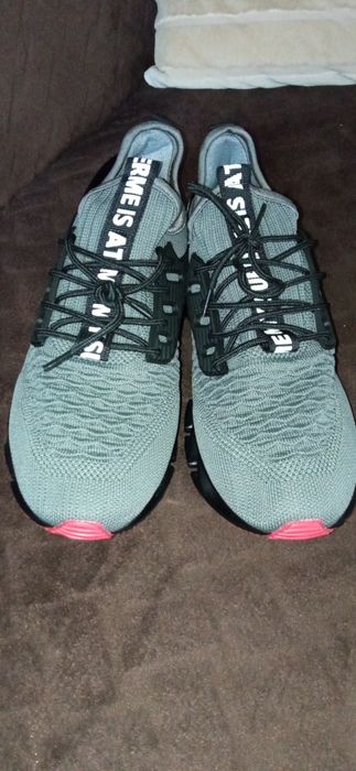 Чоловічі кросівки 45розміру