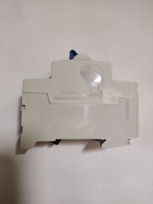 УЗО АВВ 25 А ,30 мА. (Устройство защитного отключения).