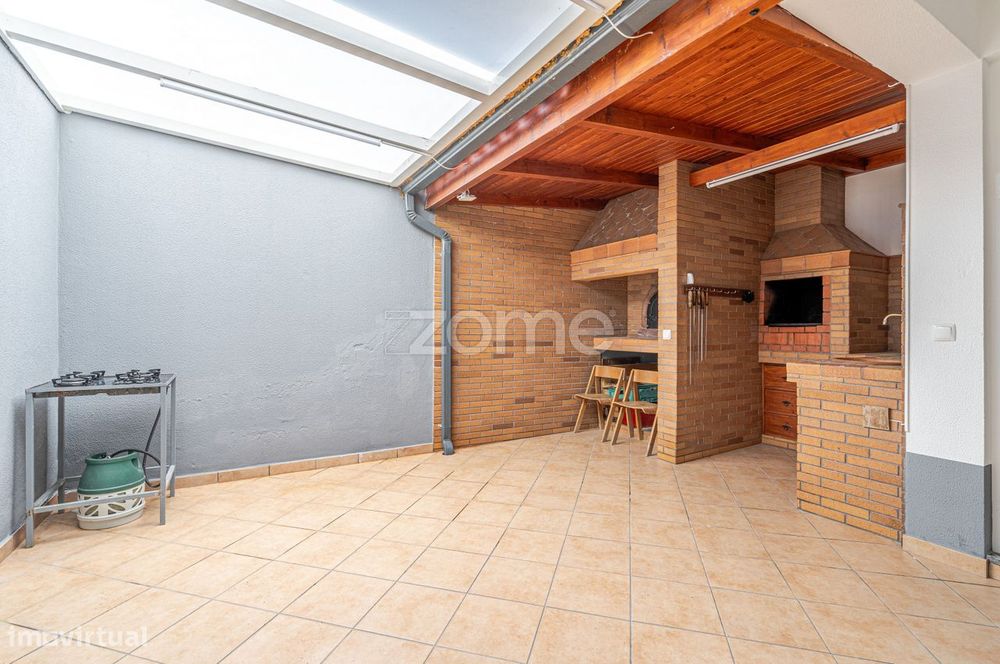 Moradia T3 Geminada Assomada