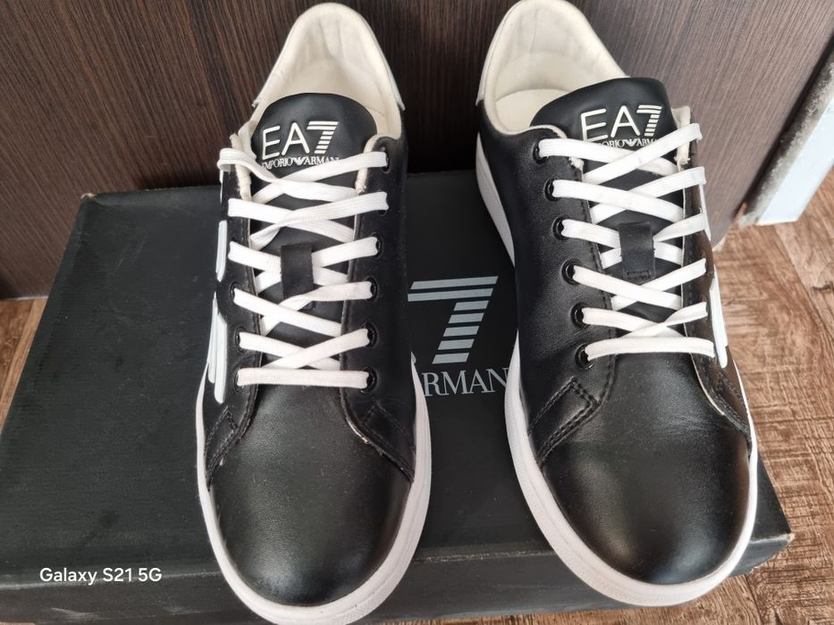 Emporio Armani- sneakersy skórzane. Rozmiar 36. Unisex