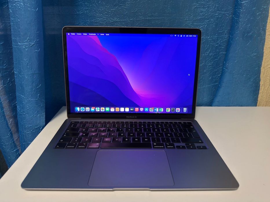 Apple Macbook Air