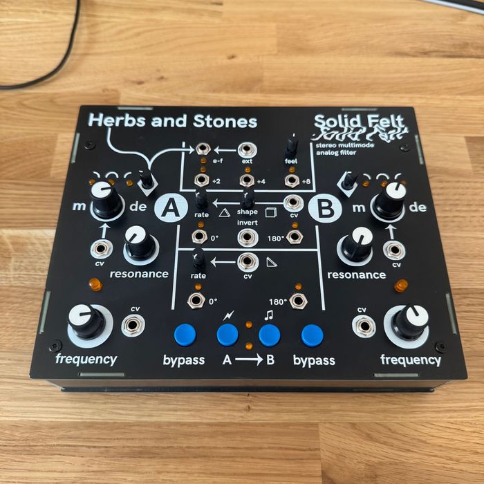 Herbs and Stones - Solid Felt (analogowy filtr stereo)