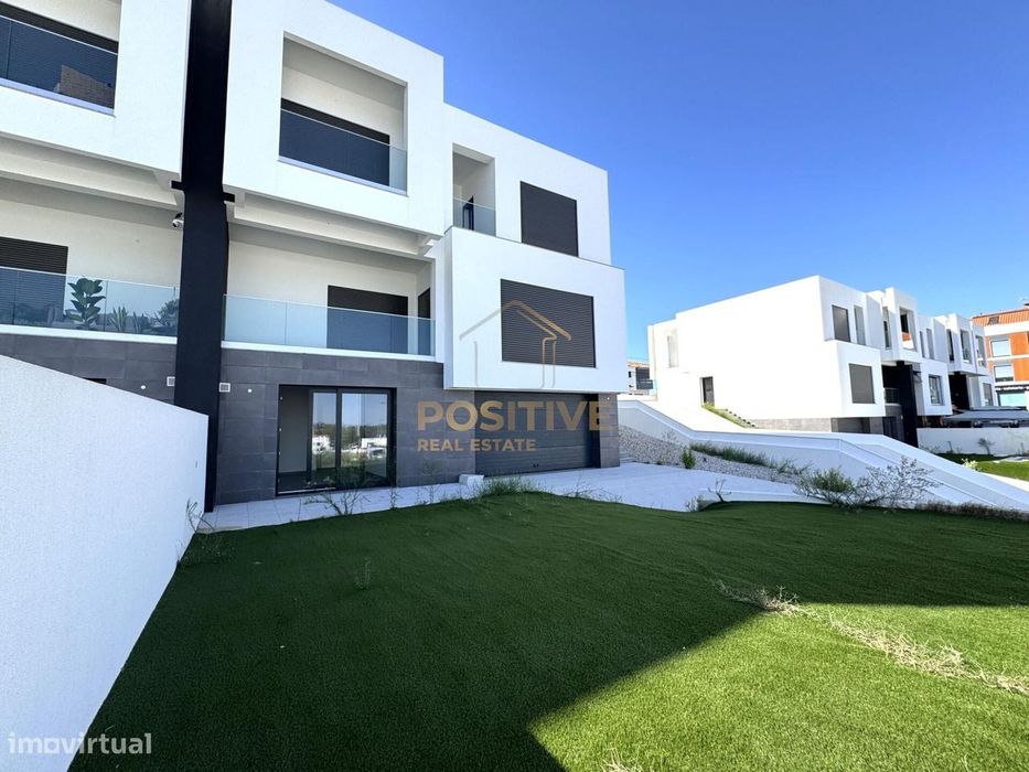 Moradia T4 em Vale de Milhaços | Espaço, luz natural |  A33 e A2 | A 2