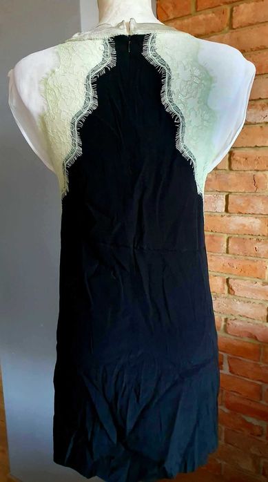 Sukienka marki Guess