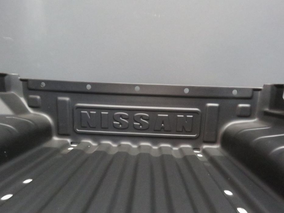 Fundo de caixa Nissan Navara D40 Cabine Dupla Sem Aba com Channel