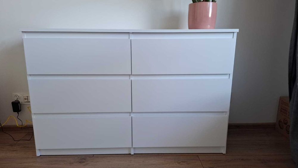 Biała komoda 120x39x78cm