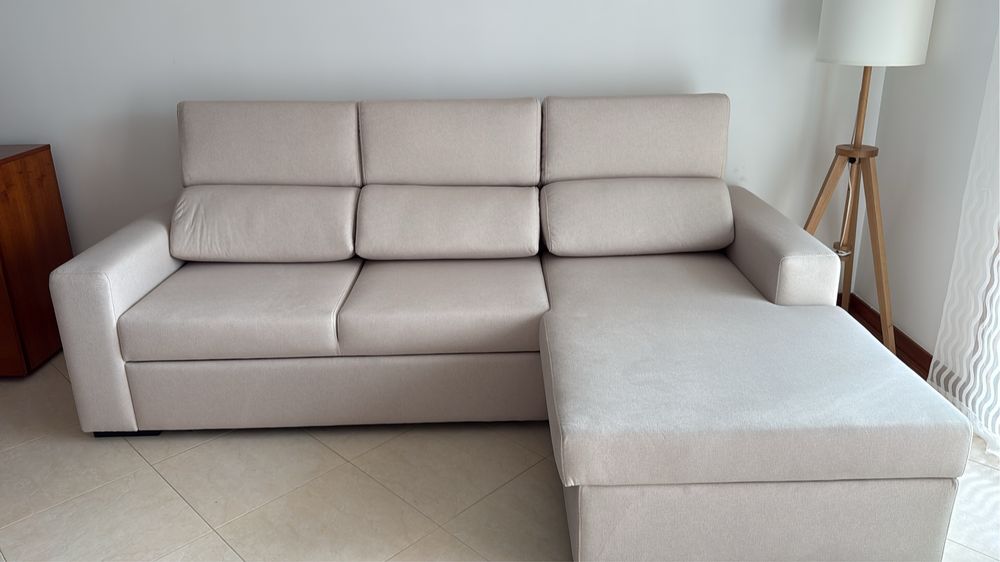 Sofa com chaise longue e cama