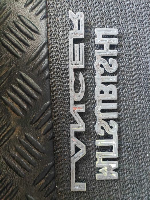 Emblematy Mitsubishi + gratis
