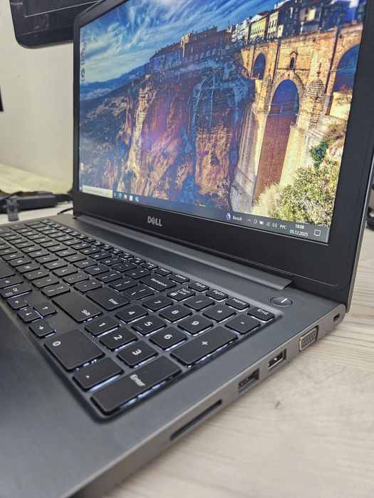 Dell	Vostro 5568 i5-7200U/8Gb DDR4/ SSD 256Gb /15.6" IPS/метал корпус